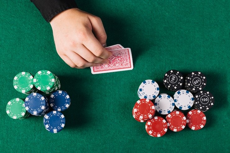 Bagan tingkat loyalitas mulia303 menampilkan manfaat progresif dari Member hingga Diamond